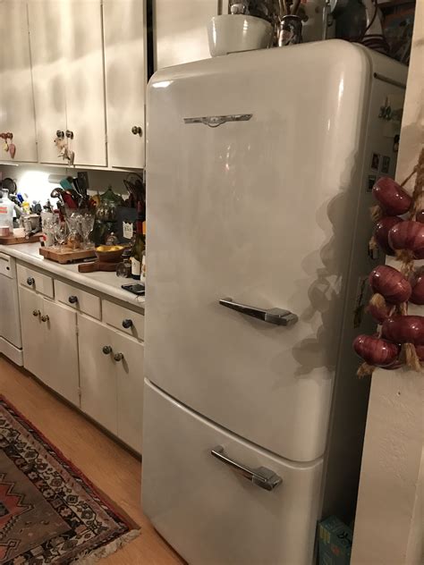 Clean and working Kenmore <b>refrigerator</b> (now with the correct phone number!) $350. . Craigslist refrigerator